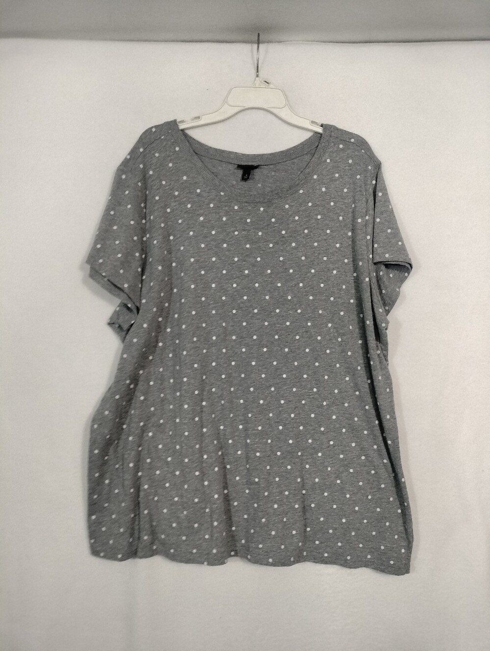 torrid Gray Polka Dot Short Sleeve Tee